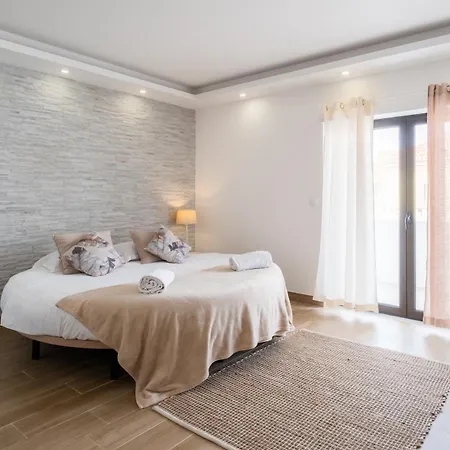 Gasthuis West Side 3*