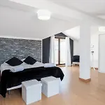Pensionat West Side 3*
