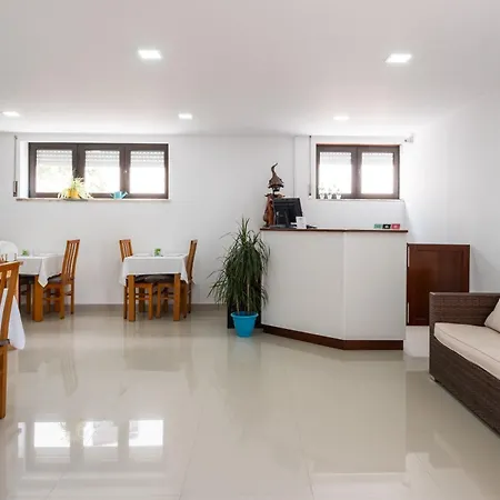 Casa de hóspedes West Side 2*