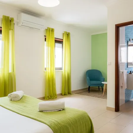 ゲストハウス West Side ペニシェ