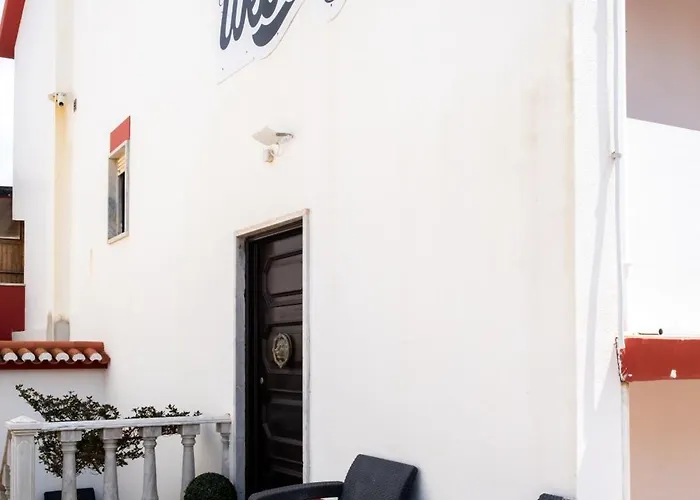 West Side Гостевой дом Пениши