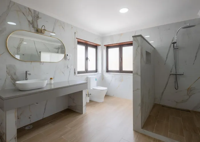 West Side Пениши